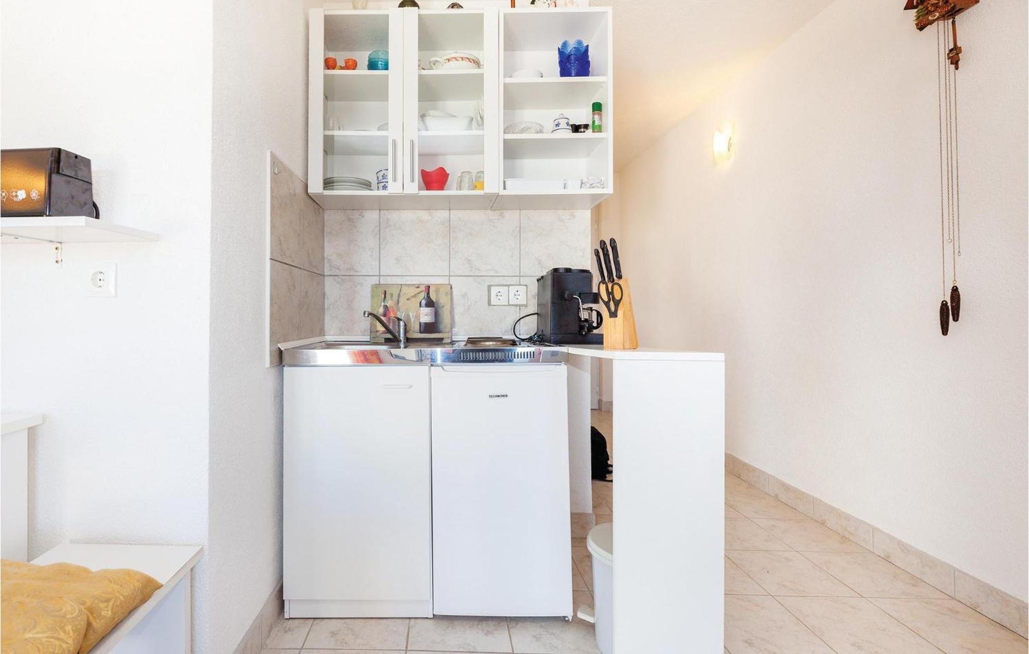 Gorgeous Apartment In Klenovica With Kitchen Extérieur photo