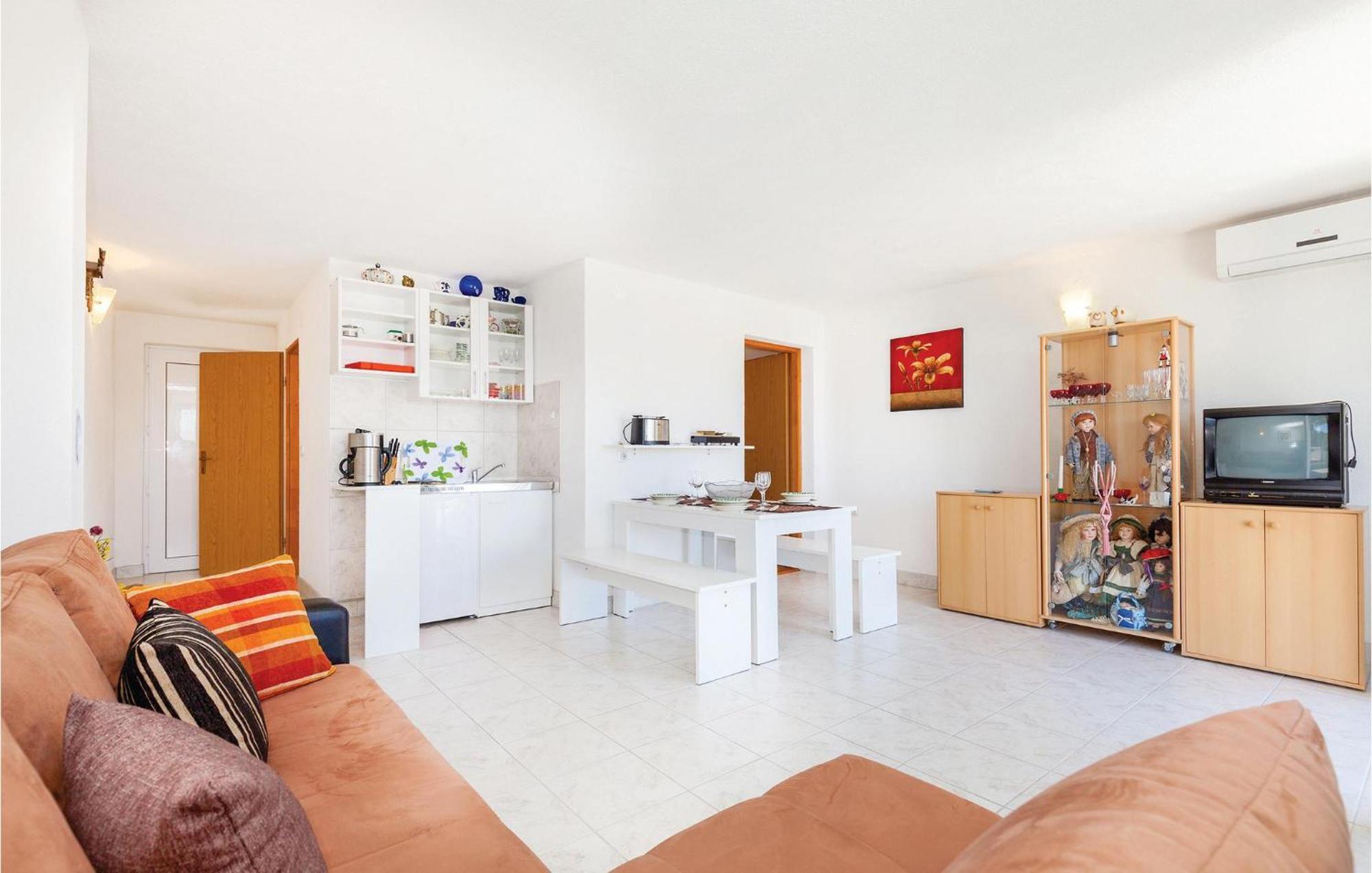 Gorgeous Apartment In Klenovica With Kitchen Extérieur photo
